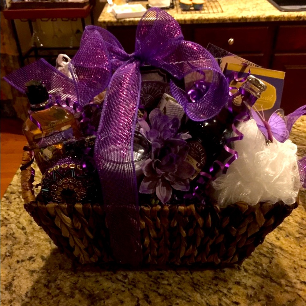 Large gift baskets